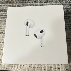 NWT: Apple AirPods 3rd Generation (MagSafe)